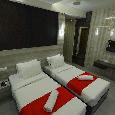 D-Luxe Hotel Kochi Ngoại thất bức ảnh