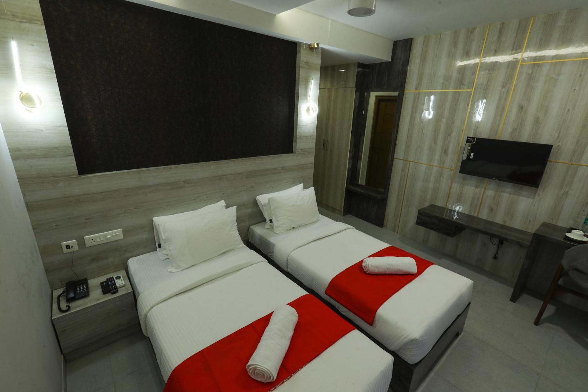 D-Luxe Hotel Kochi Ngoại thất bức ảnh